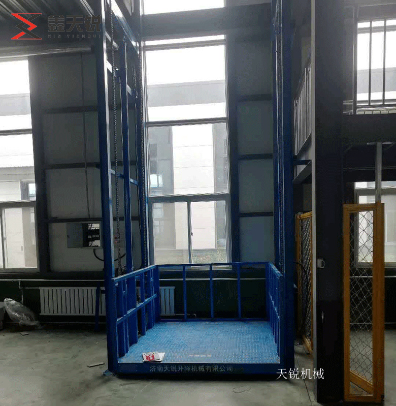 昆玉导轨式升降机验收合格